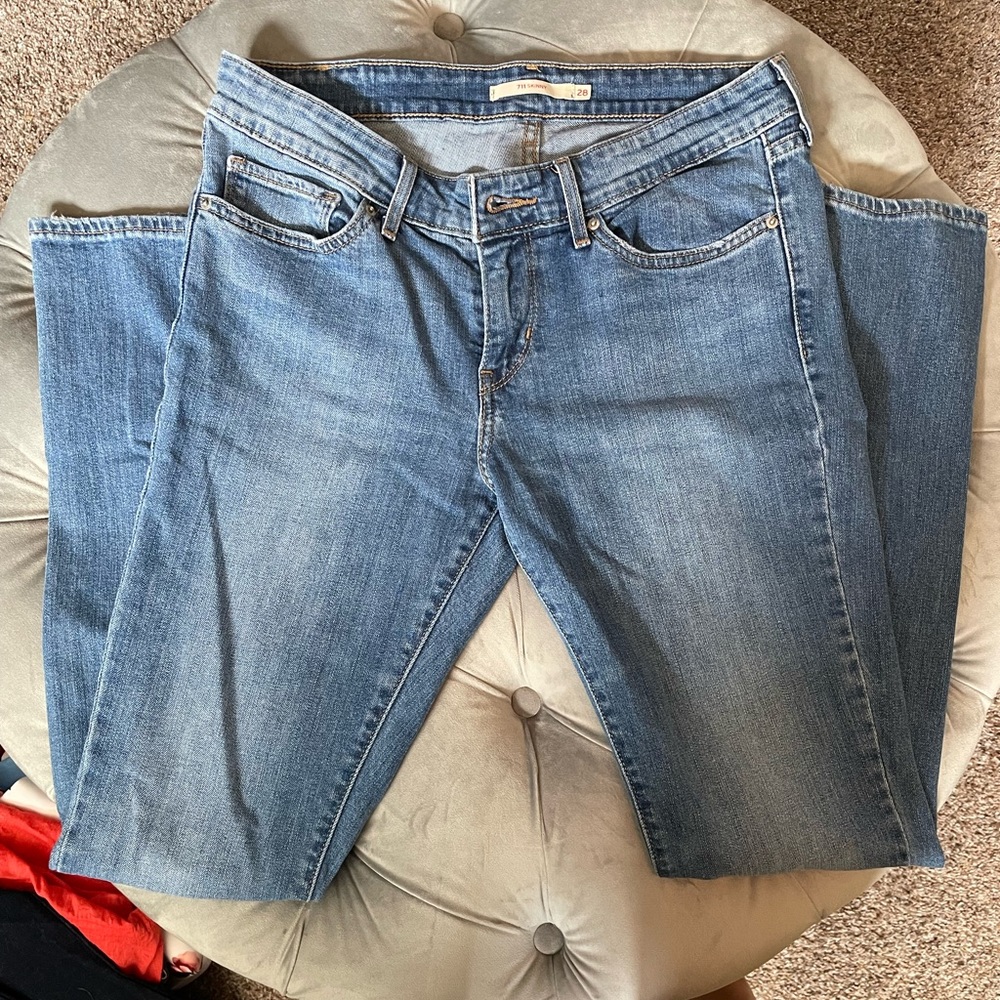 Women’s Levi Jeans